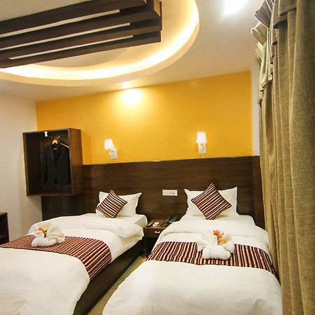 פוקהרה Hotel Lakeside מראה חיצוני תמונה