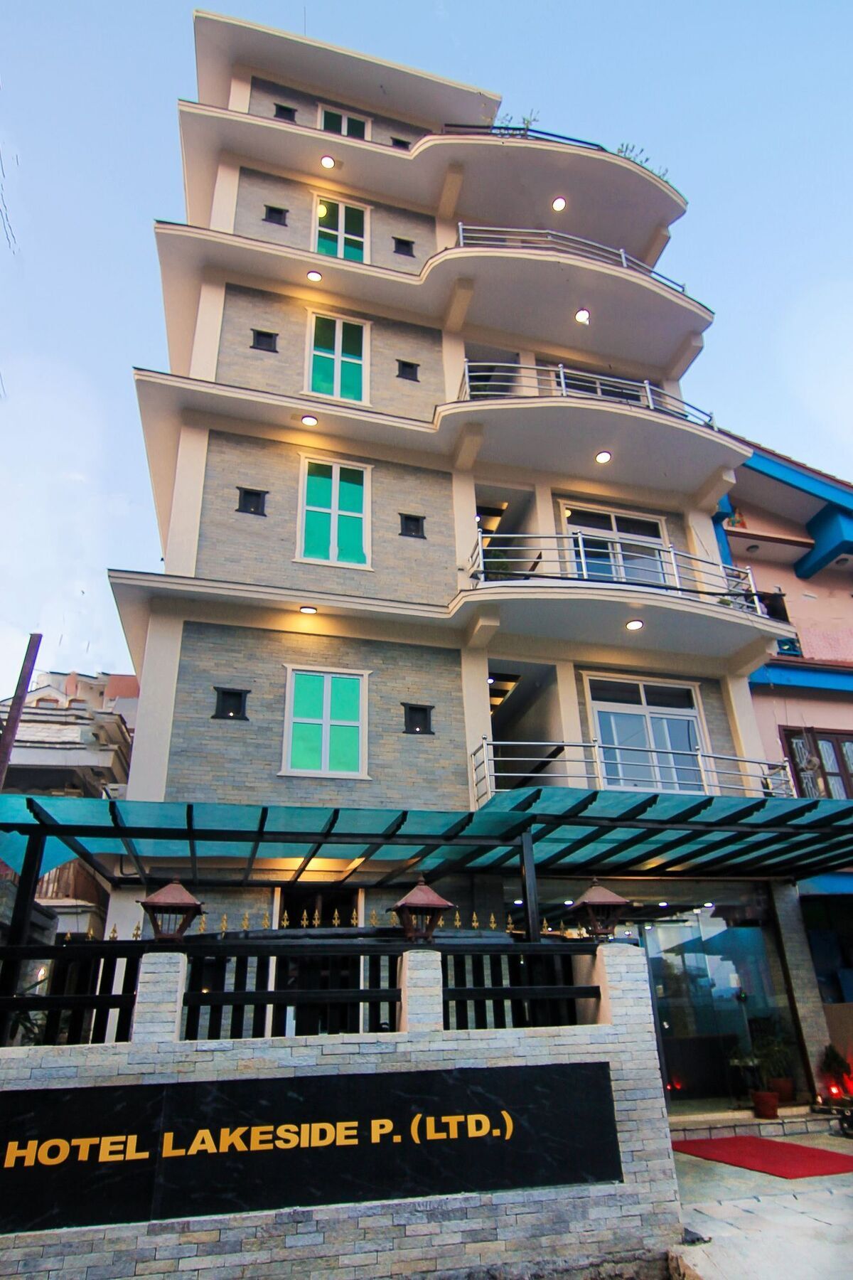 פוקהרה Hotel Lakeside מראה חיצוני תמונה
